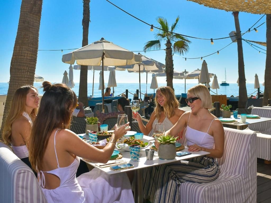 Desayuno en la terraza del Amàre Beach Hotel Marbella